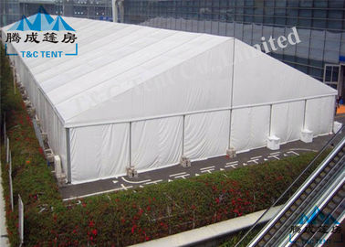 Sebuah tenda acara tenda marquee mudah dibongkar untuk pameran dagang dan perayaan